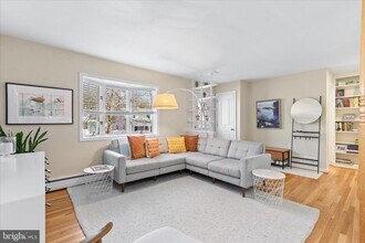 10808 Hobson St in Kensington, MD - Building Photo - Building Photo