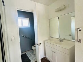 7962 Center Pky in Sacramento, CA - Building Photo - Building Photo