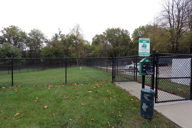 Hampton Manor Apartments & Townhomes