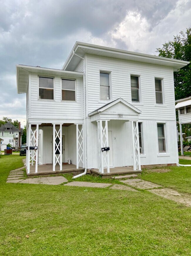557 6th Ave S in Clinton, IA - Building Photo - Building Photo