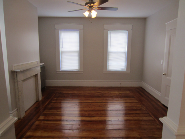 111 3rd St in Lowell, MA - Building Photo - Building Photo