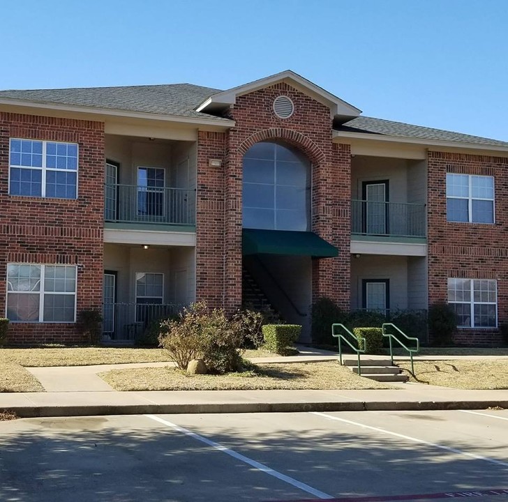 Windvale Park in Corsicana, TX - Building Photo