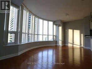 33-2033 Sheppard Ave E in Toronto, ON - Building Photo - Building Photo