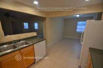 14036 102nd Ave N in Largo, FL - Foto de edificio - Building Photo