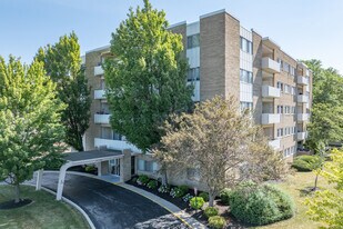 Cliff Towers Building C in Rocky River, OH - Building Photo