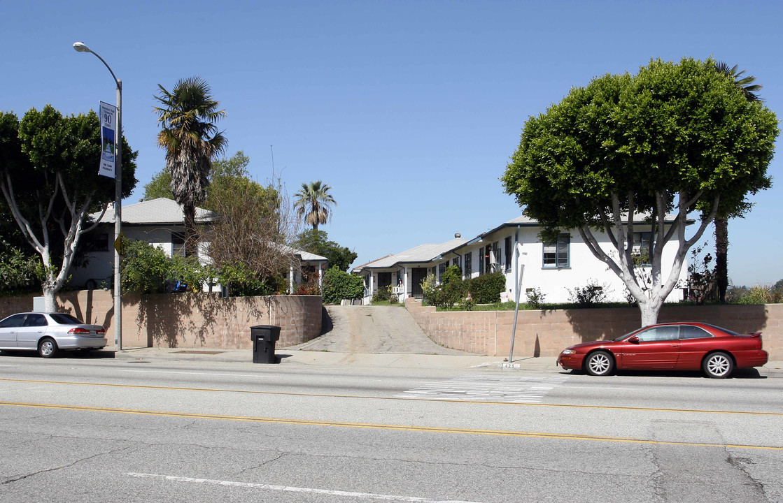 425-427 S Garfield Ave in Monterey Park, CA - Building Photo