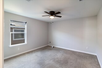 3114 Lake Marion in San Antonio, TX - Building Photo - Building Photo