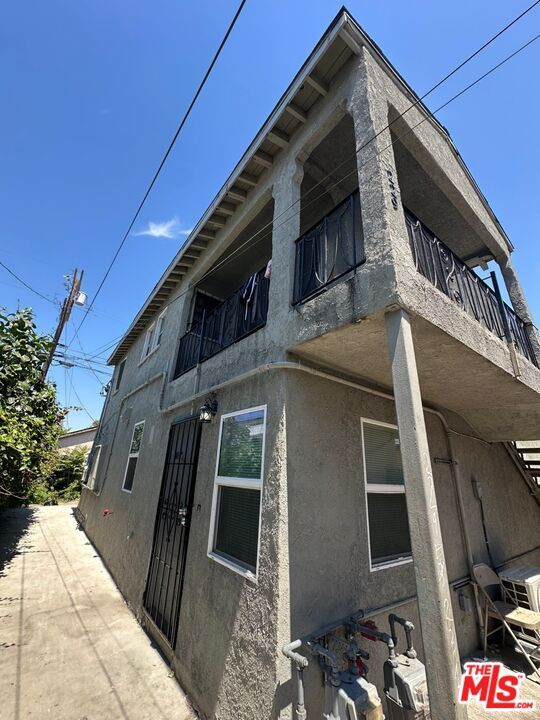 property at 231 E 85th St