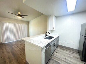 74621 Shadow Hills Rd in Palm Desert, CA - Foto de edificio - Building Photo