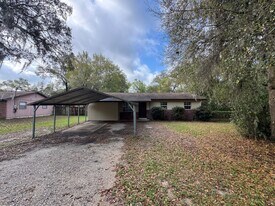 950 W French Ave in Orange City, FL - Building Photo