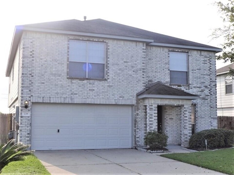 226 Golden Oak Dr in Texas City, TX - Foto de edificio