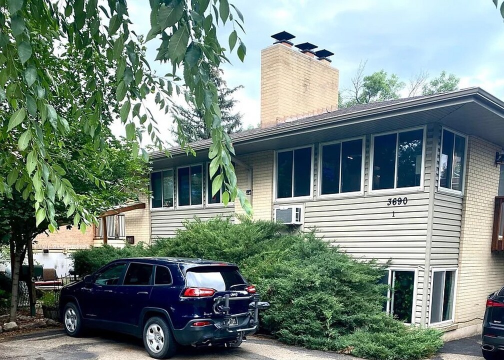 3690 Broadway in Boulder, CO - Building Photo