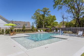 Oak Grove Townhomes in Prairieville, LA - Foto de edificio - Building Photo