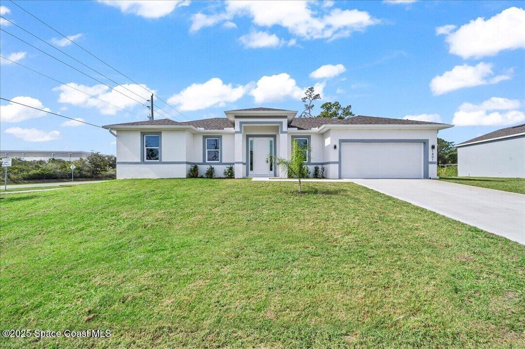 1401 Wilder Rd in Palm Bay, FL - Building Photo