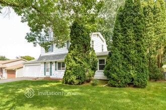 3790 Grand Ave in White Bear Lake, MN - Foto de edificio - Building Photo