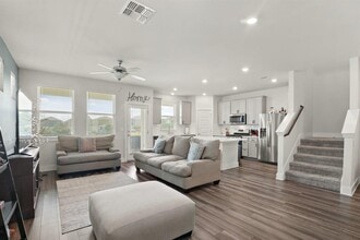 7507 Grand Linden Wy in Austin, TX - Building Photo - Building Photo