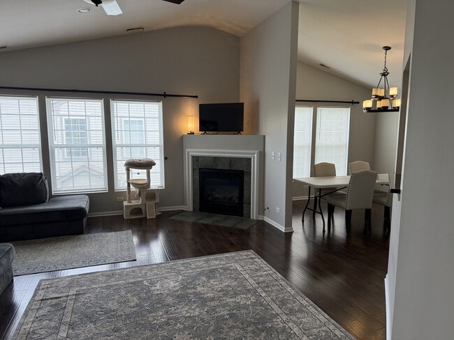 3157 Bromley Ln in Aurora, IL - Building Photo - Building Photo