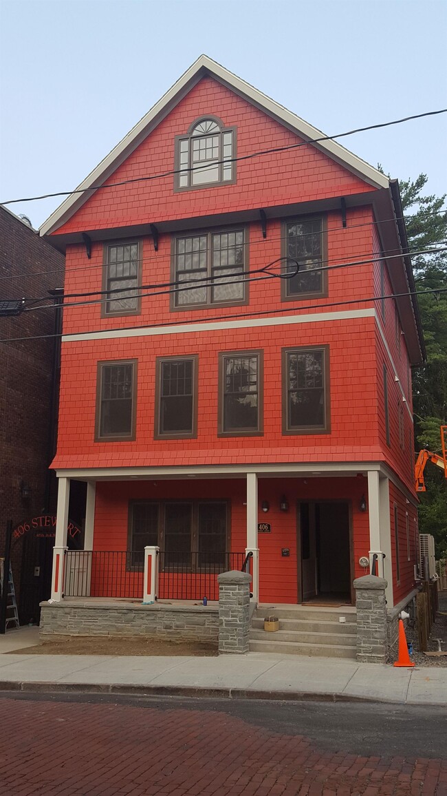 406 Stewart Ave, Unit First Floor Apartment 1