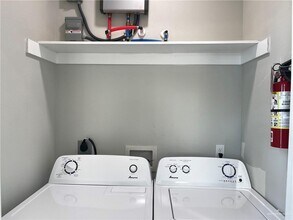 205 W St Helena Ave-Unit -2 in Edinburg, TX - Building Photo - Building Photo
