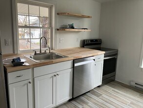 21 E Lake Rd-Unit -1Unit 2 in Fitzwilliam, NH - Building Photo - Building Photo