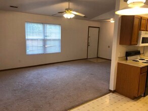 4809-4811-4811 Geyser Blvd in Columbia, MO - Building Photo - Building Photo