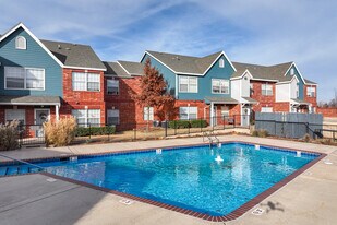 The Summit in Edmond, OK - Building Photo