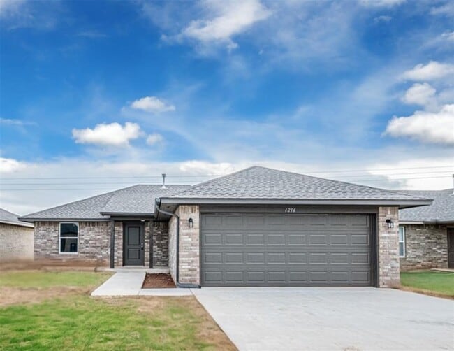 property at 1626 Highland Loop