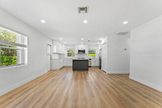 632 Allen Ave in Delray Beach, FL - Building Photo - Building Photo