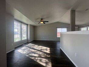 2808 E Iowa Ave in Nampa, ID - Foto de edificio - Building Photo