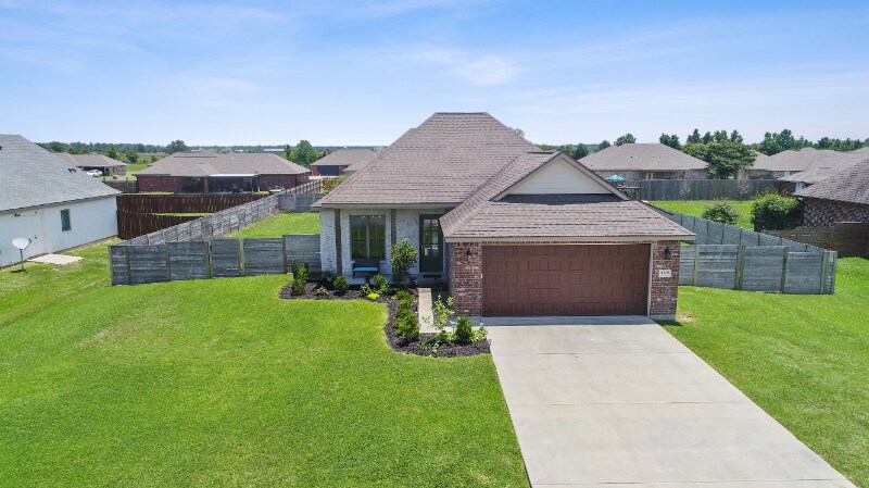 4110 Camryn Rd in Lake Charles, LA - Building Photo