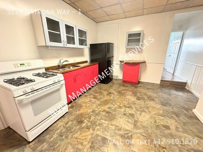 5228 Natrona Way in Pittsburgh, PA - Building Photo - Building Photo