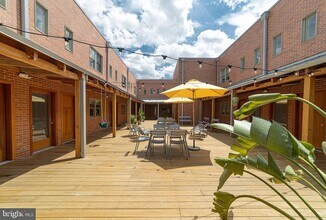 3400 Roland Ave in Baltimore, MD - Building Photo - Building Photo