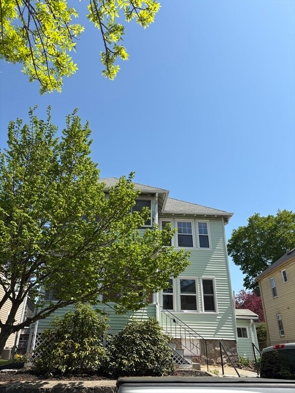 property at 27 Knoll St