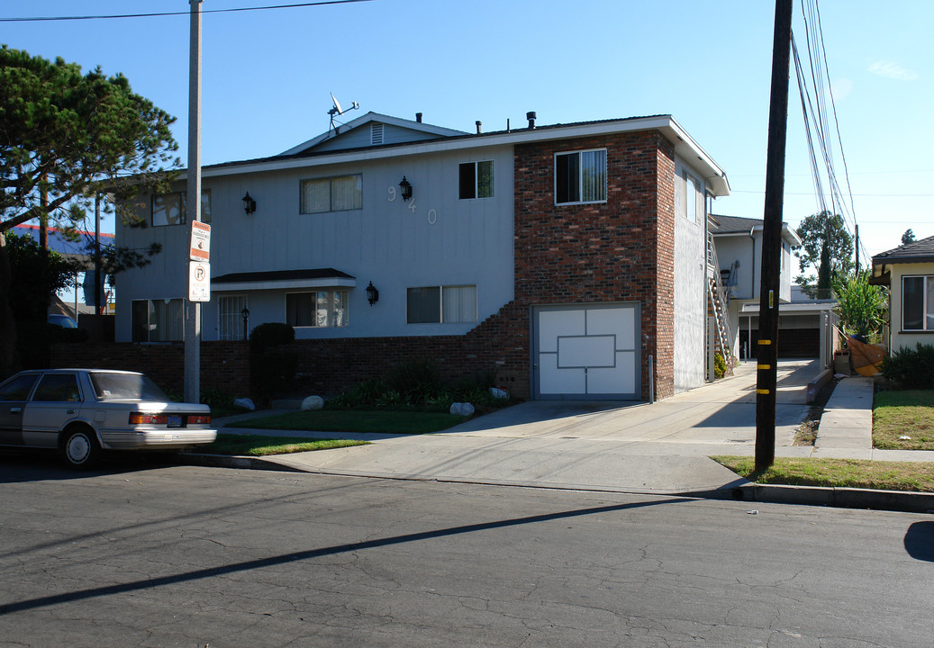 940 N Inglewood Ave in Inglewood, CA - Building Photo