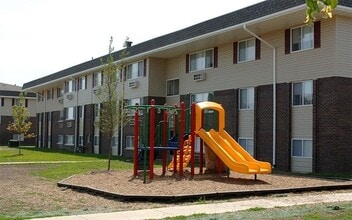 200 N Crestlane Dr in Kankakee, IL - Building Photo - Building Photo