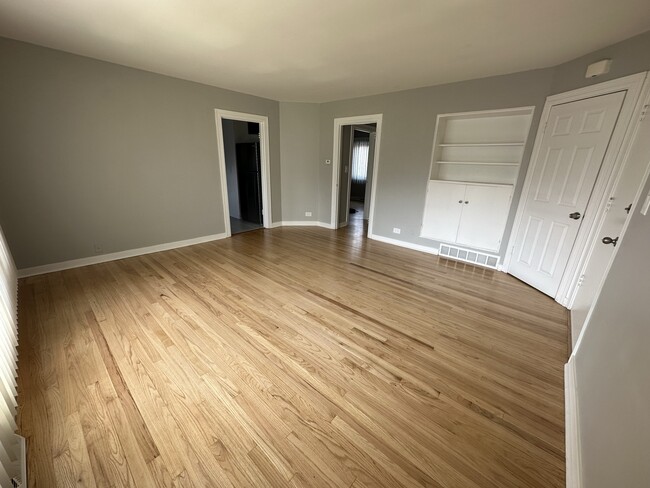1149 Deerfield Rd, Unit A in Deerfield, IL - Building Photo - Building Photo
