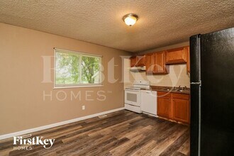 2287 Bensonhurst Dr in Florissant, MO - Foto de edificio - Building Photo