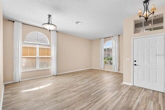 9727 Long Meadow Dr in Tampa, FL - Building Photo - Building Photo