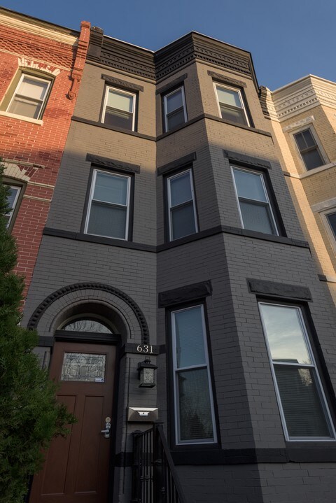 631 4th Street in Washington, DC - Building Photo