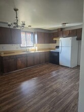 5458 Walton Dr in Klamath Falls, OR - Building Photo - Building Photo