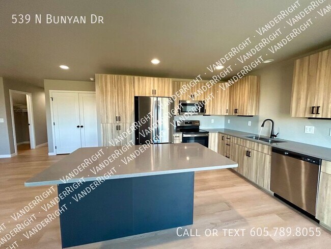 539 BUNYAN Dr in Harrisburg, SD - Building Photo - Building Photo