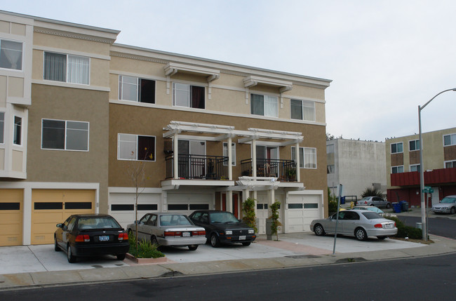 974 Brusco Way in South San Francisco, CA - Foto de edificio - Building Photo