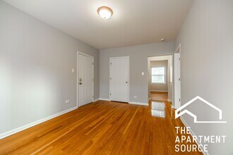 5746 N Winthrop Ave, Unit 303 in Chicago, IL - Building Photo - Building Photo