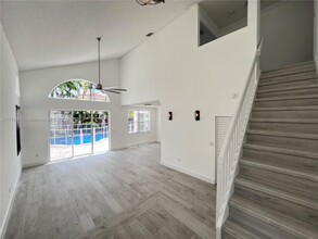725 NW 156th Ave in Pembroke Pines, FL - Building Photo - Building Photo