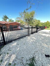 173 NE 159th St in Miami, FL - Building Photo - Building Photo