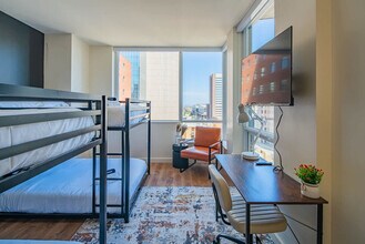 44 W Monroe St in Phoenix, AZ - Building Photo - Building Photo