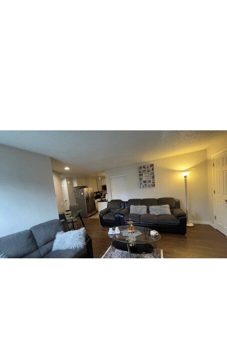 909 S Dawson Way, Unit Unit1 in Aurora, CO - Foto de edificio