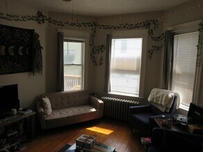 23 Winter St, Unit 2 in Somerville, MA - Building Photo - Building Photo