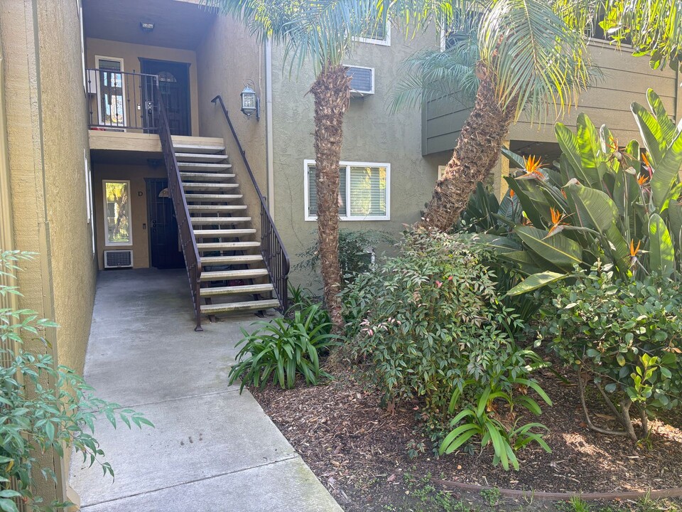190 Avenida Descanso in Oceanside, CA - Foto de edificio