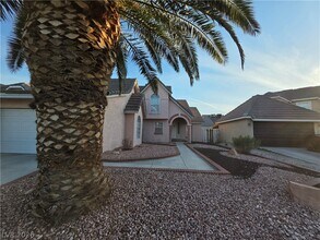 6561 Avon Ct in Las Vegas, NV - Building Photo - Building Photo